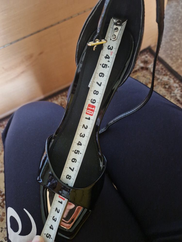 Токчета Guess