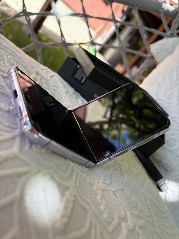 Samsung Galaxy Z Flip 4