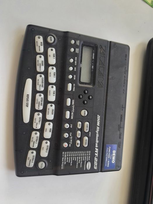 Драм-машина ZOOM RT-223 RhythmTrak