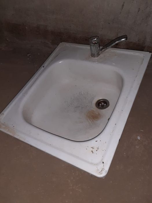 раковина. б.у.стальная.