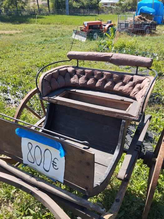 Vând trăsură și șareta