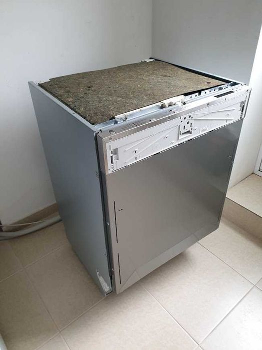 XXL Съдомиялна Miele - Auto Open - 14 Комплекта - Пълно Вграждане 60см