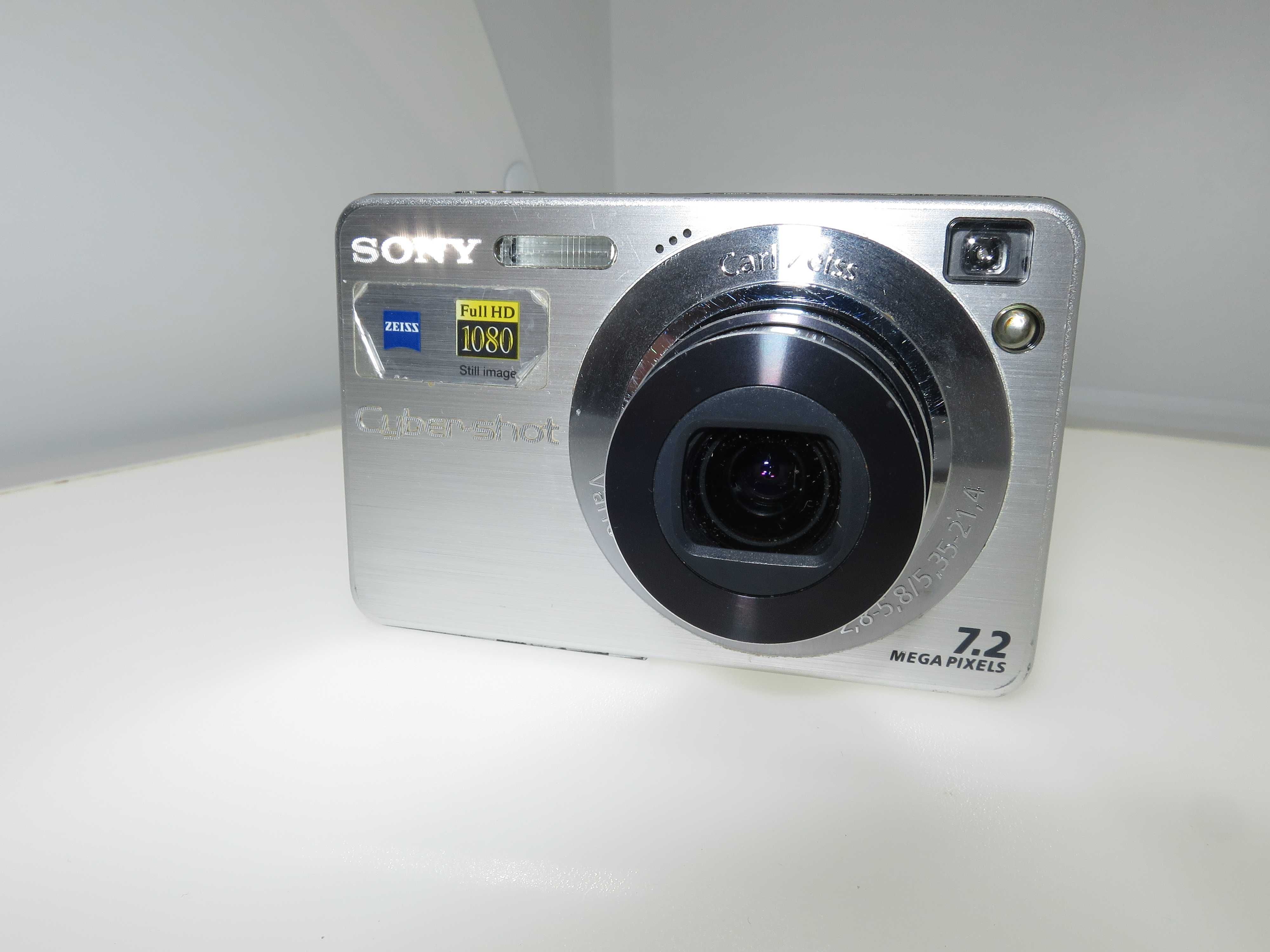 Sony Cyber-shot W120 компактен сребрист фотоапарат, работи отлично