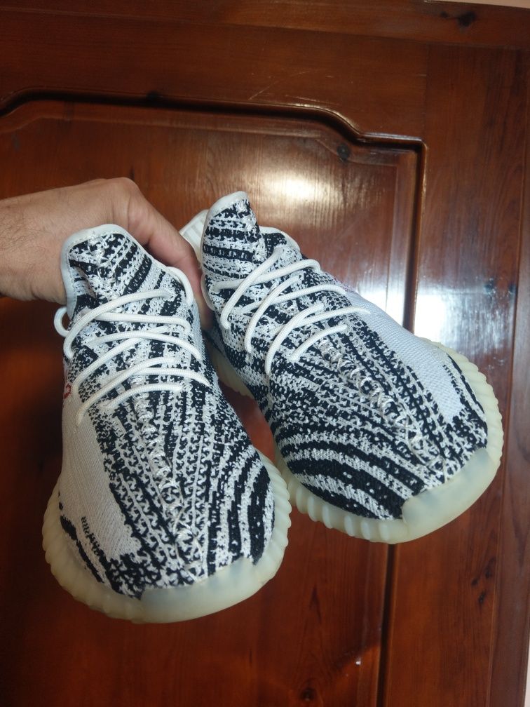 Adidas Yeezy Boost 350 Zebra. 42нм. 26,5см.