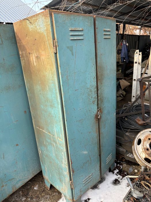 Продам шкаф металлический