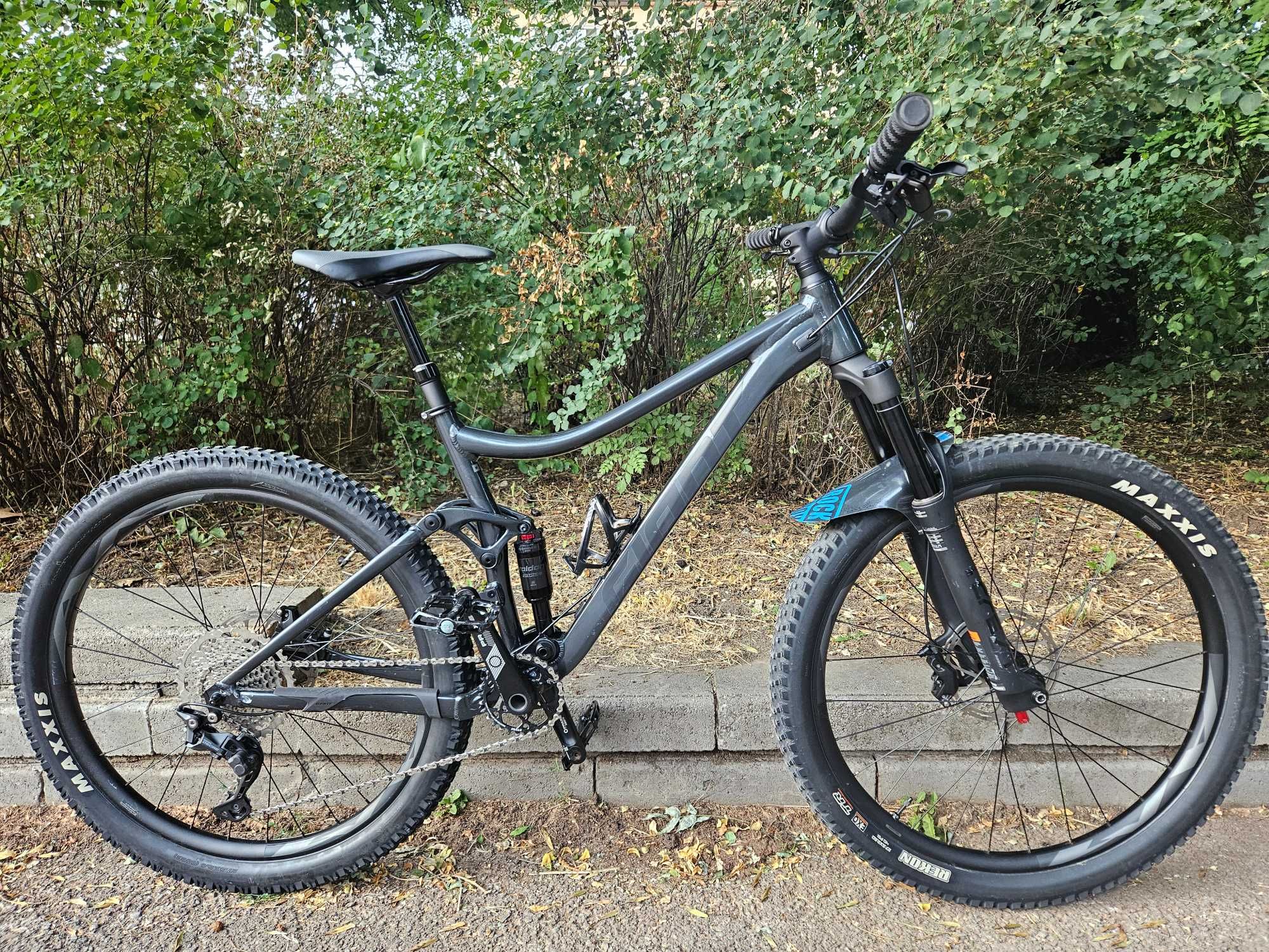 GIANT STANCE 2022  27.5