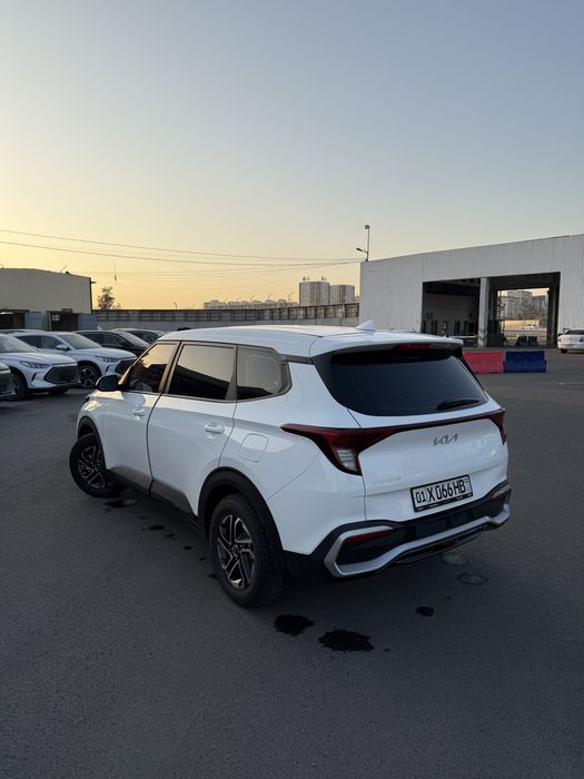 Kia Carens 2024 toza