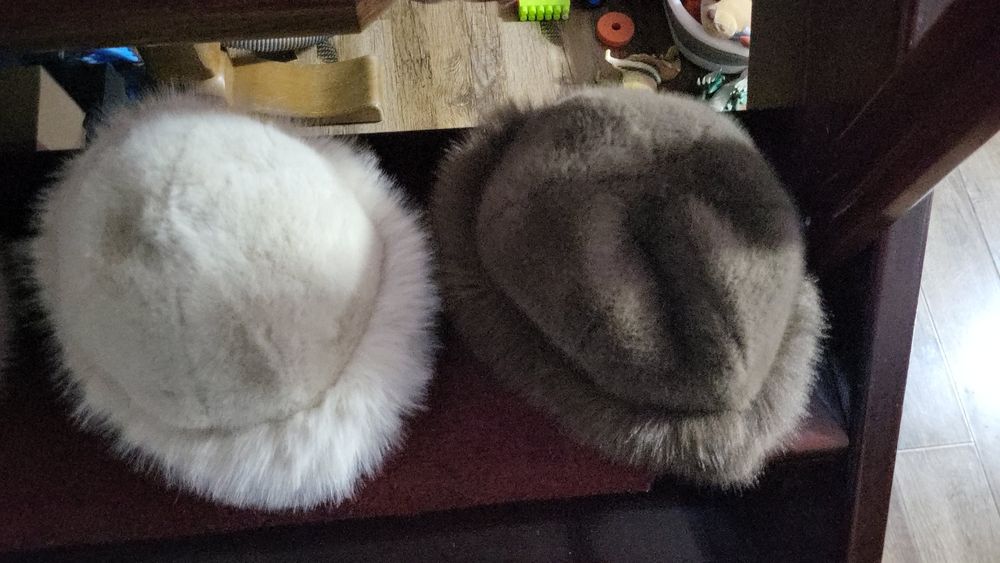 Vând Căciulă blană