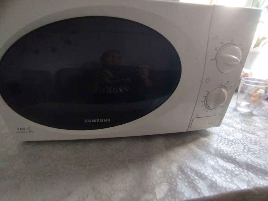 Продам микроволновую печь