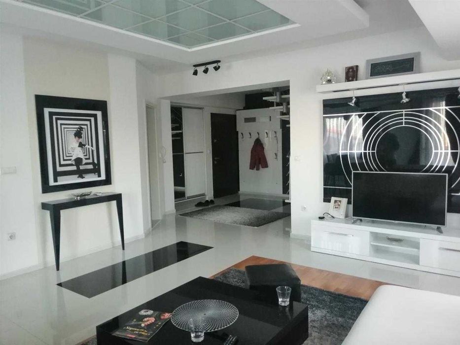 Дава се под наем Двустаен апартамент в Бургас, Славейков - 57 кв.м за 204 € - Снимка #1