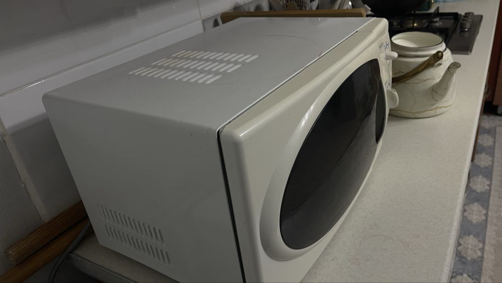 Продаётся микроволновая печь