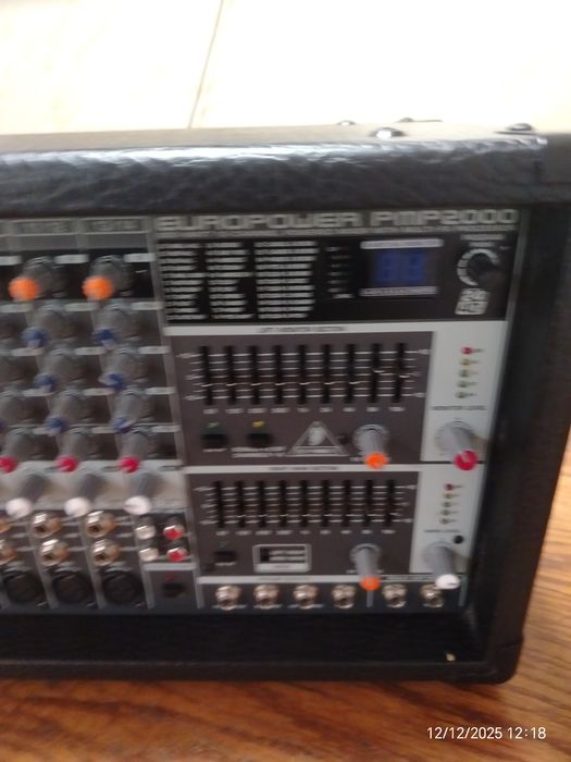Mixer amplificat Behringer  PMP2000