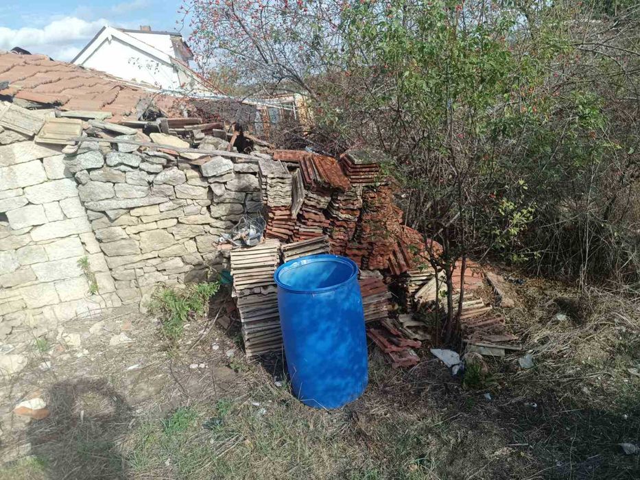 Продавам дялан камък 70-80 м3
