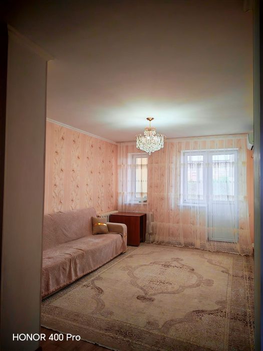 Продам 3 комн. квартиру в 6-м микрорайоне