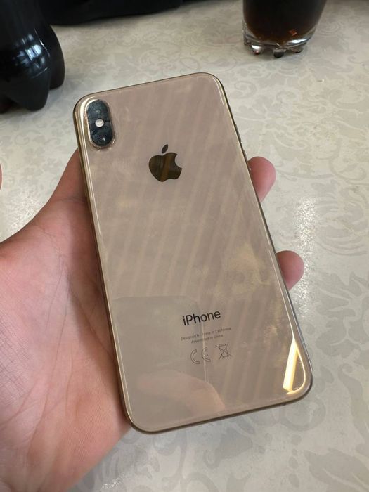 Продам айфон xs