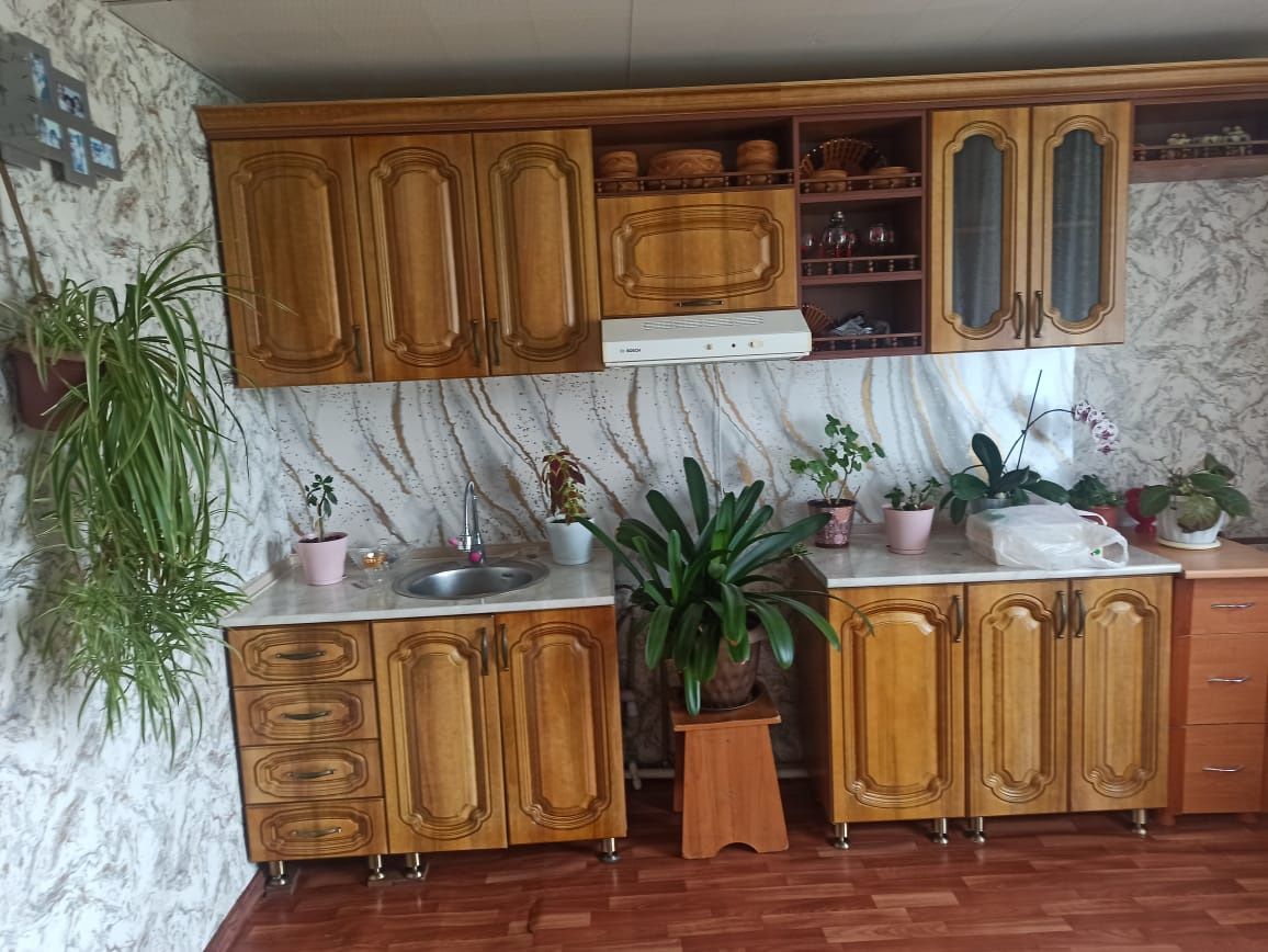 Срочно продается дом в поселке Центральное.