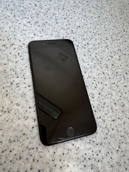 Продам айфон 7+ 128 гб