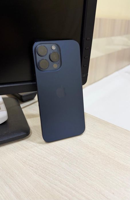Iphone 15 Pro Max, inca in garantie, factura initiala pe numele meu.