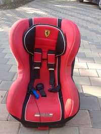 Vand scaun copii auto Ferrari