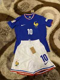 Tricou Si Pantaloni Compleu Kylian Mbappe Franta Euro 2024 Patchuri