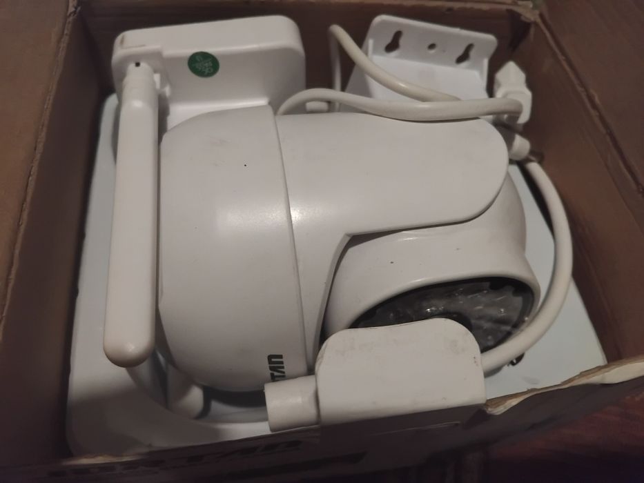 Donez 3 camere de supravegheat