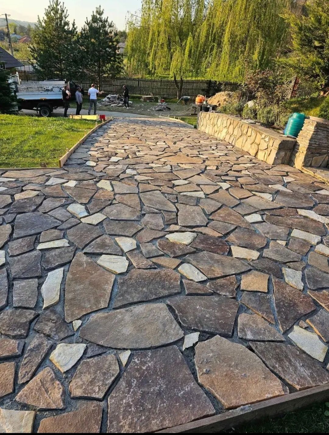 Pavaj piatra naturala/ piatra de munte/ piatra de rau