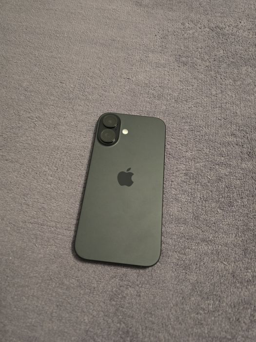 Vand/schimb iphone 16 Nou/128 gb