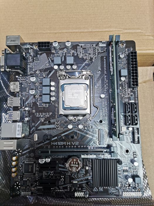 Материнка gigabyte