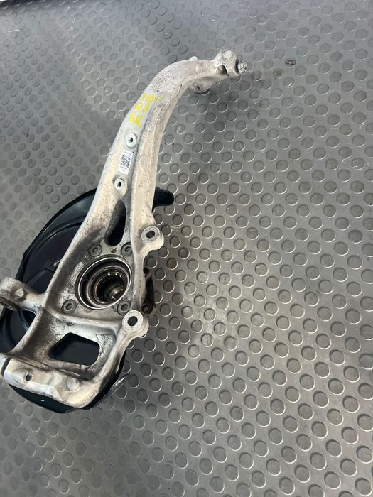 Fuzeta Dreapta Fata OEM Audi Q7 Q8 Porsche Cayenne Urus