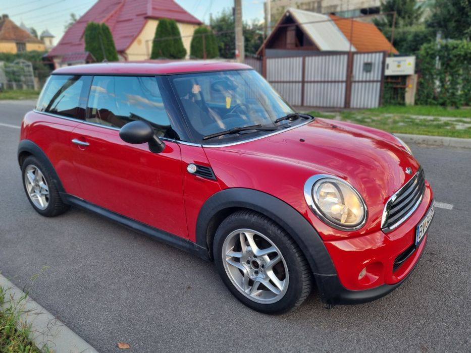 Mini Cooper -1.6 benzină- an 2011