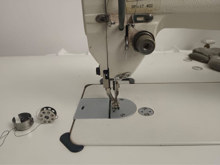 Продам швейную машину