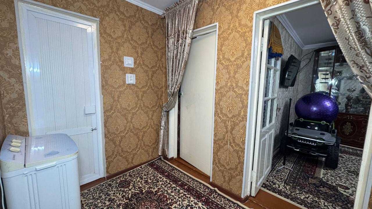 Фрунзиский Инвест Мадад Банк 2 хонали квартира сотилади.ID: 1240