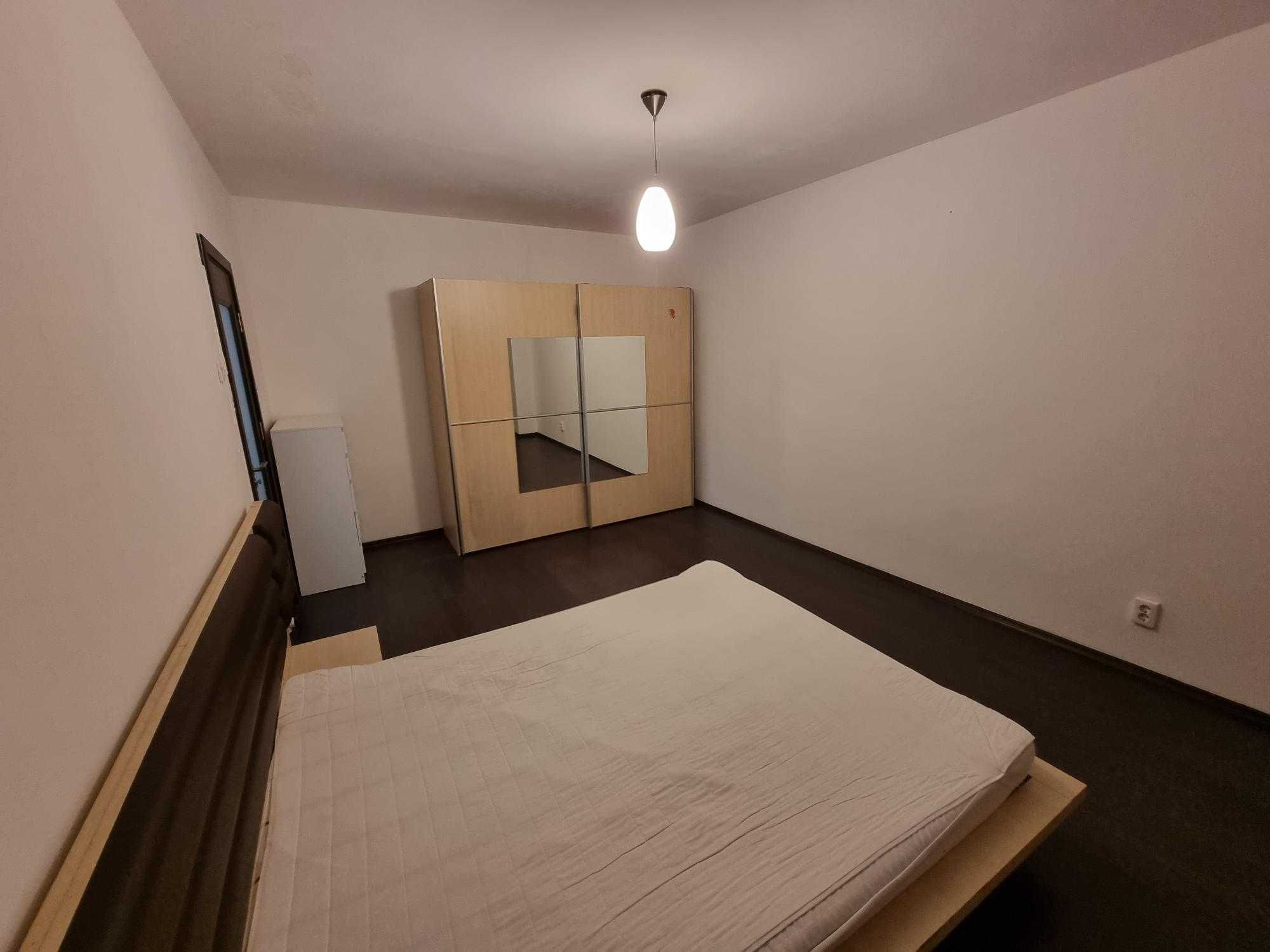 Particular inchiriez ap 2 cam Unirii / Cantemir, langa metrou, spatios