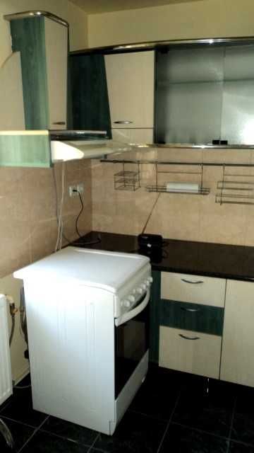 ETAJ 1- Inchiriere apartament 3 camere , CFR ,Targoviste