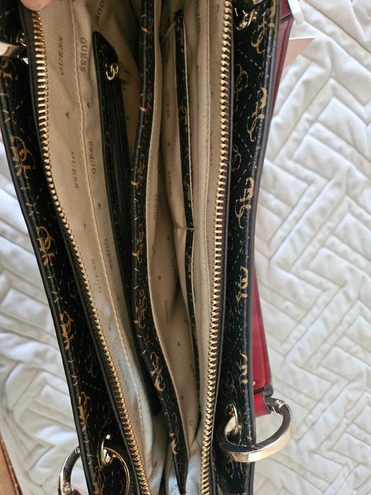 Geanta de umar  Guess