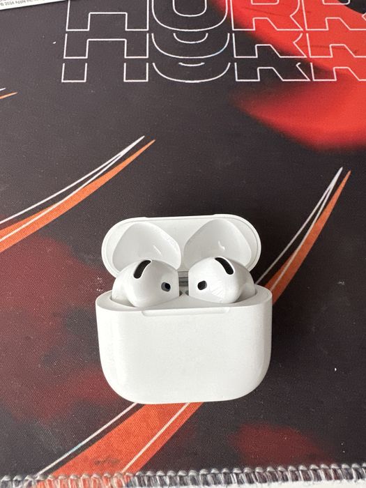 Airpods 4 ANC (Active Noise Cancellation)