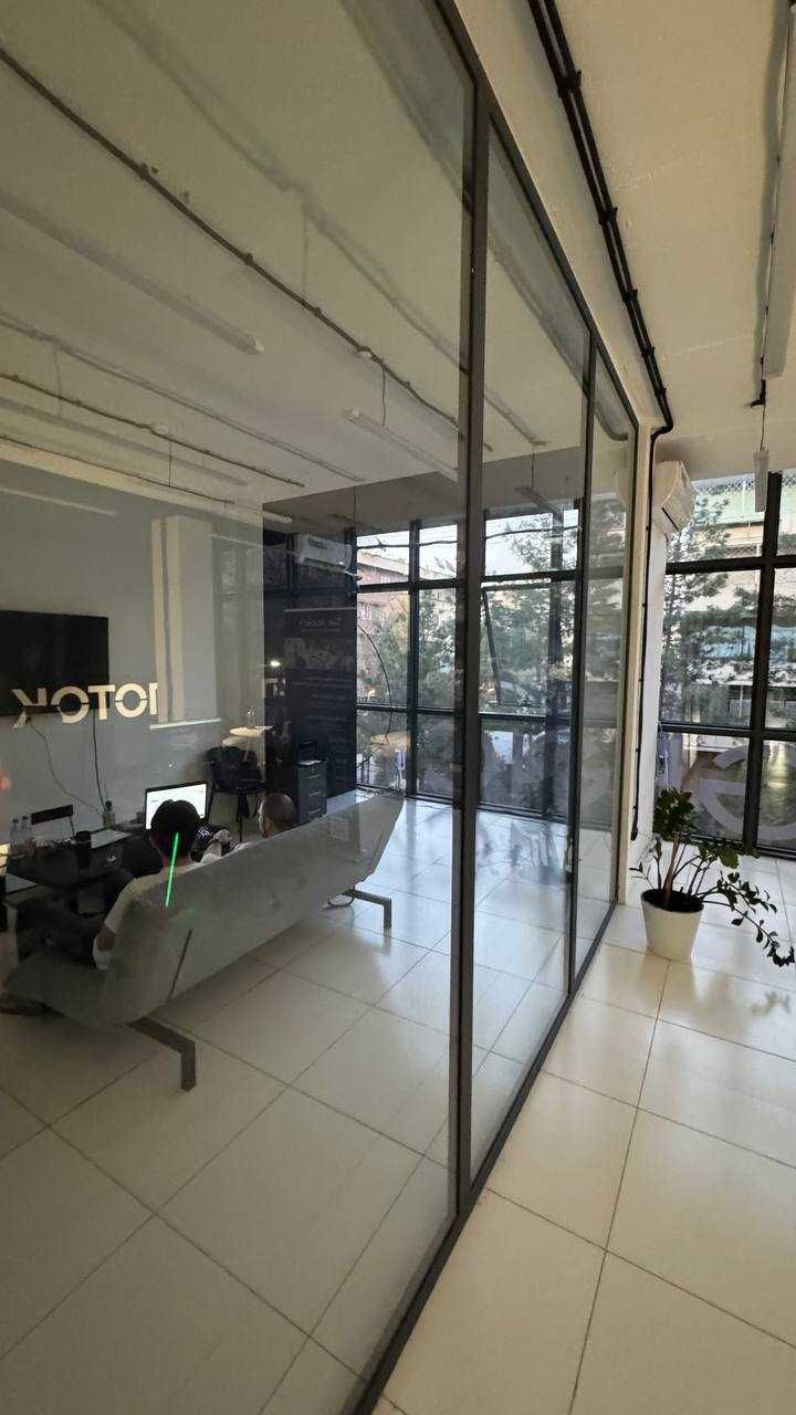 Дархан здание 3-этажа 1070 м² 3-сотки парковка на 10 машин