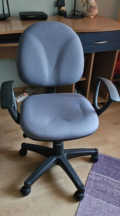 Ученическо бюро и въртящ се стол