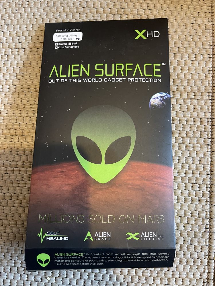 Vând folie Alien Surface și kit de montare pentru Samsung S10 plus