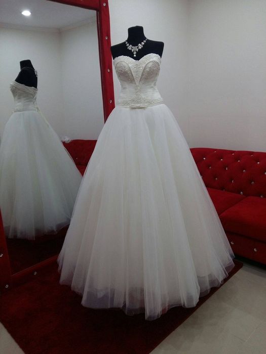 Vând rochii mireasa! NU SE VAND LA BUCATA!!!