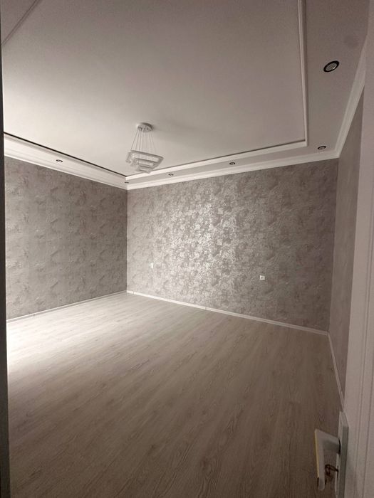 Yunusobod Hasanboy 2.3 sotik 8 xona katedj sotiladi