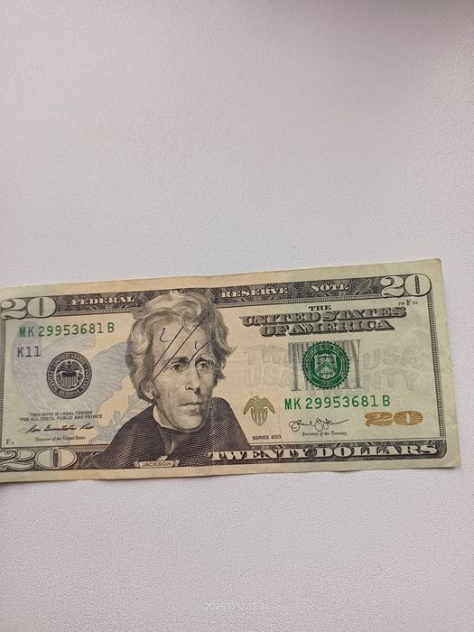 Продам 20 долларов за 9.000