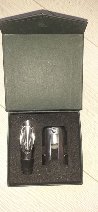 Set dop-picurător sticlă vin și dop sticlă  șampanie