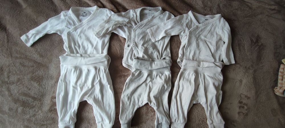 Vând lot haine bebeluși (45 piese), mărimea 56