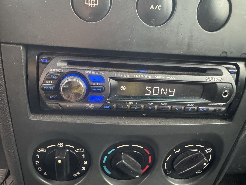 Авторадио Sony с Bluetooth