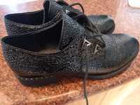 Pantofi din piele naturala lacuita, tip Oxford nr. 39