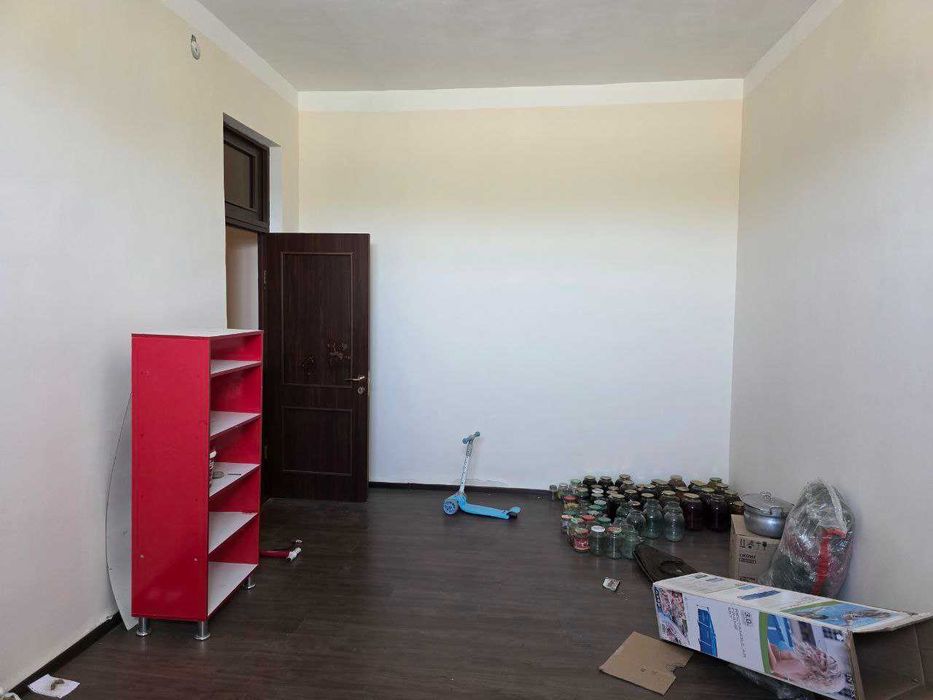 Коттедж сотилади, Саёхат чойнак-пиёлани рўпарасида