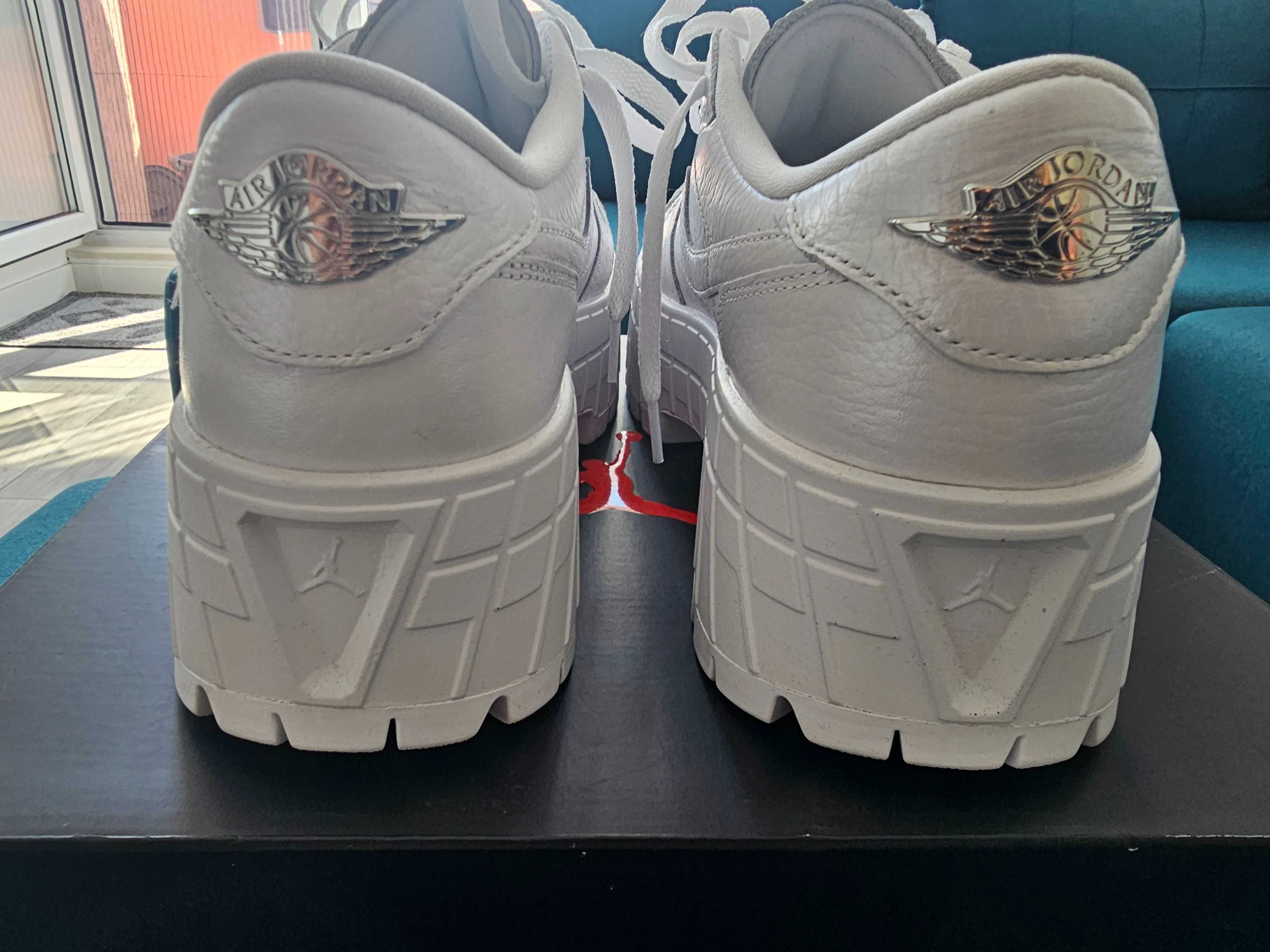 Маратонки AIR JORDAN 1 BROOKLYN LOW  номер 44,5, стелка 29 см.