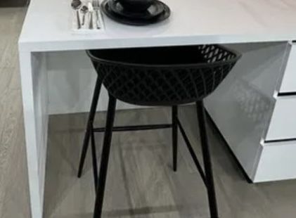 4 Scaune de pub , bar negre aspect de plasa, noi