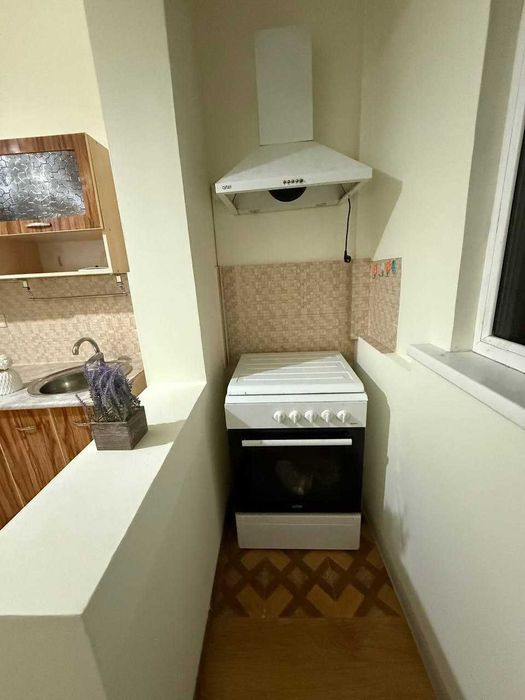 Буюк ипак йули м. (Буз базар), Продам квартиру 2/6/9, 62 м2